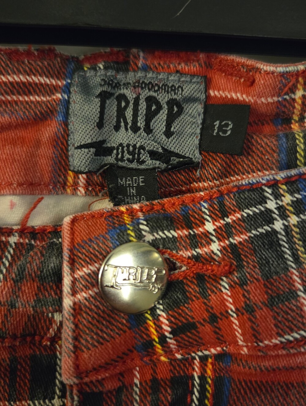 Tripp NYC | Red Plaid Pants | Size 12 | Skinny Leg | Y2K - Picture 5 of 5